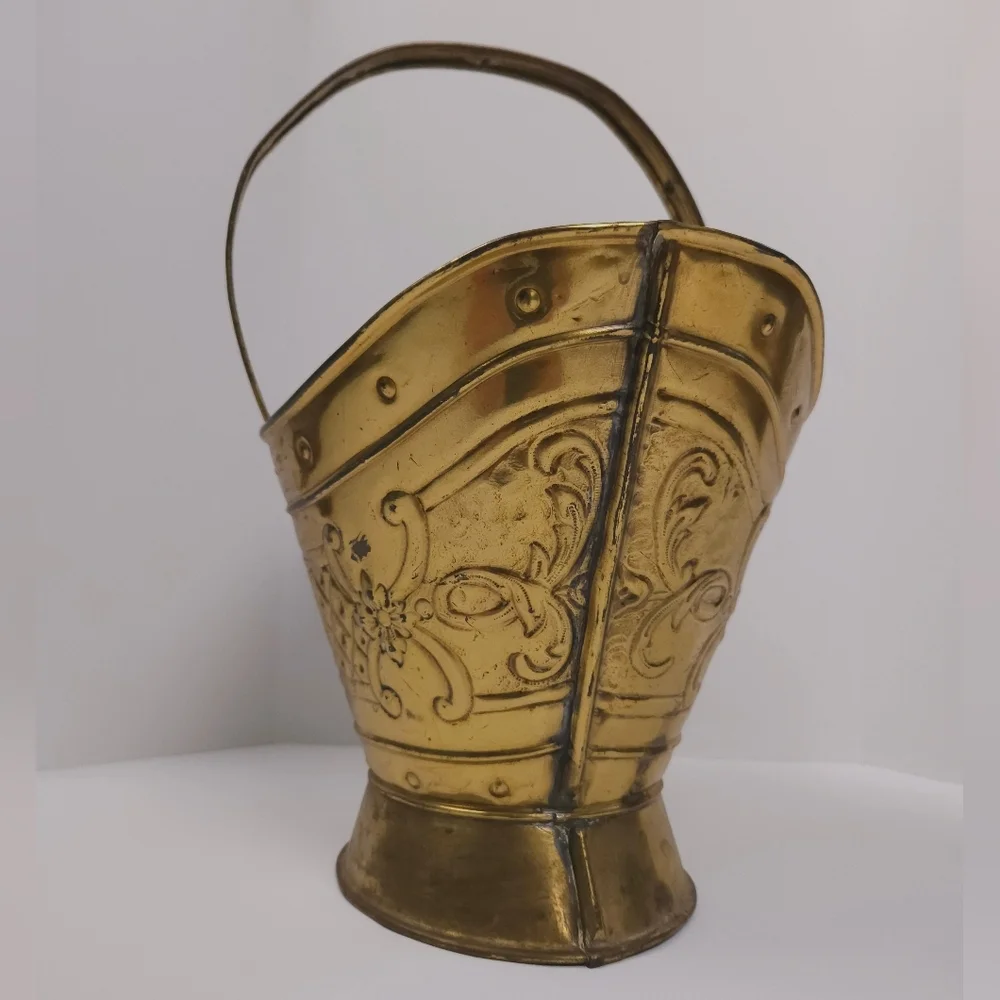 Delvaux Victorian Brass Vintage Antique Embossed Decorative Coal Scuttle Bucket